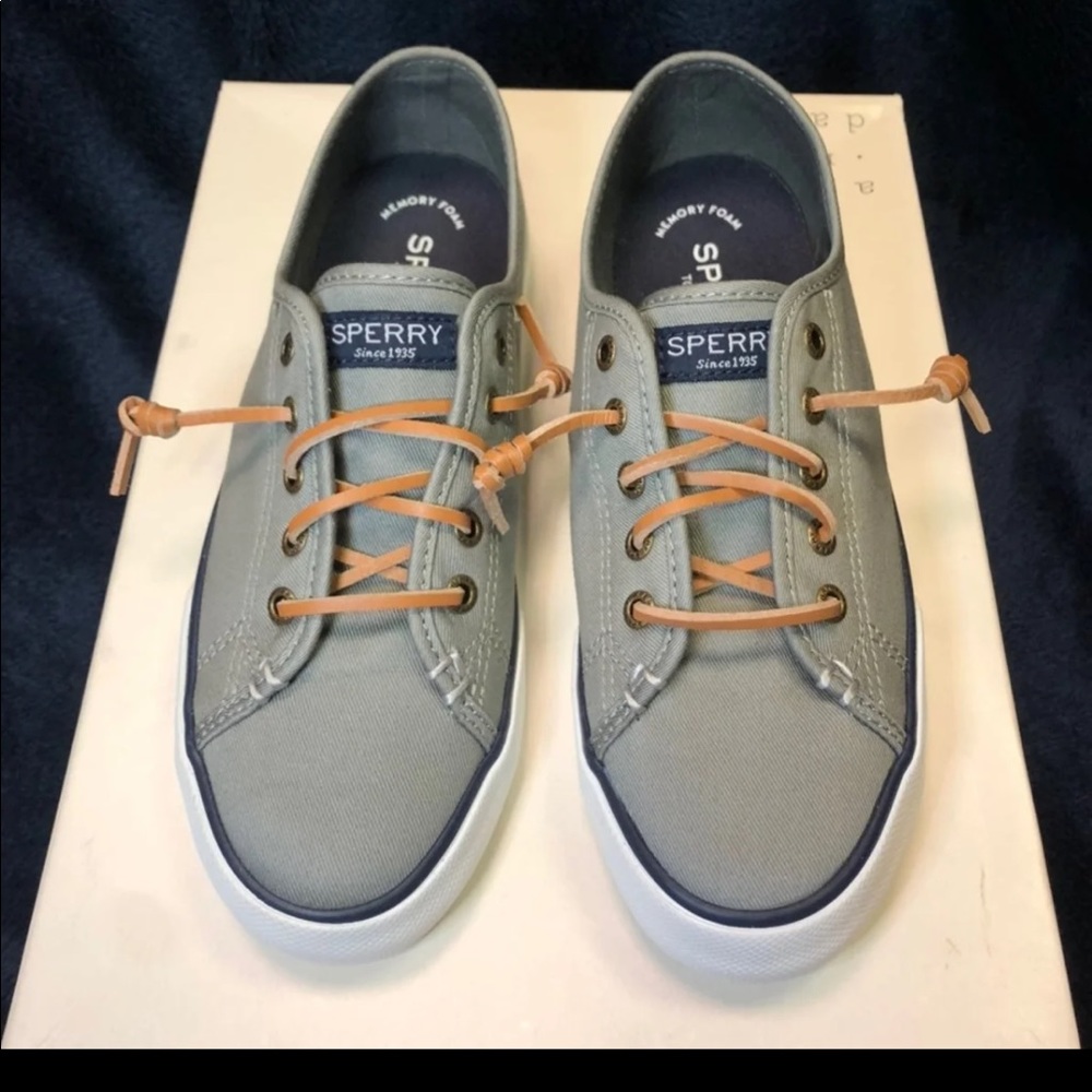 Sperry Women's Pier View Size 6